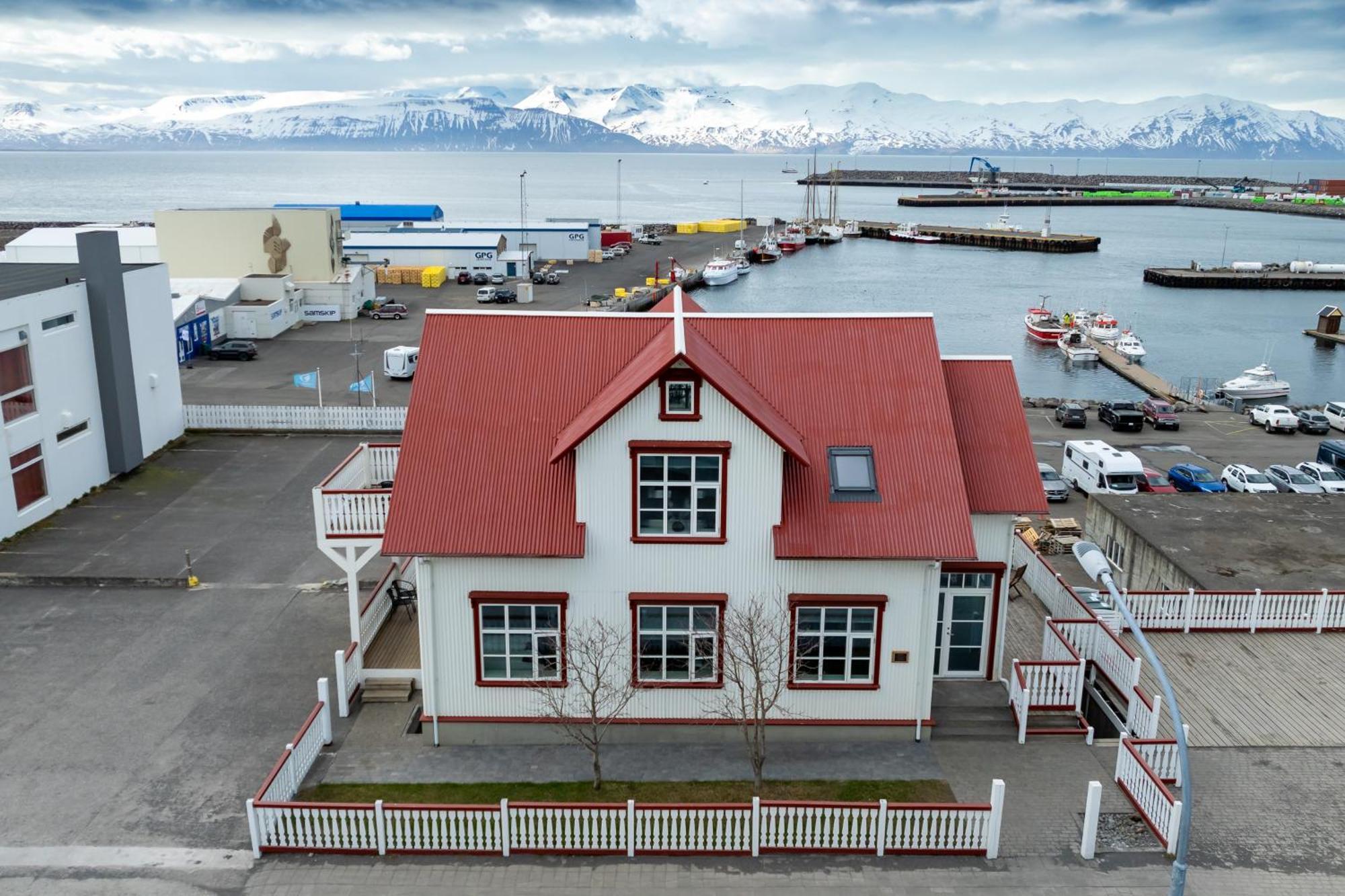 Bjarnabuth Apartment ฮูซาวิก ภายนอก รูปภาพ